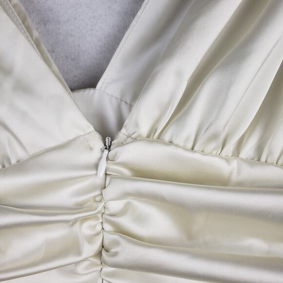 Romantic Size S‎ Plunge Neck Ruched Satin Mini Dress White Etheral Fairycore - Picture 9 of 12